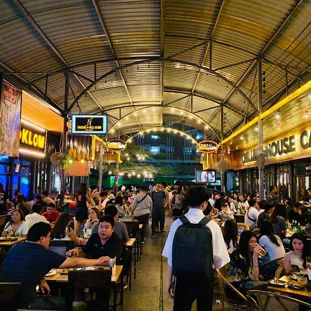 Hostel Oasis Cafe And Nap Bangkok Zewnętrze zdjęcie