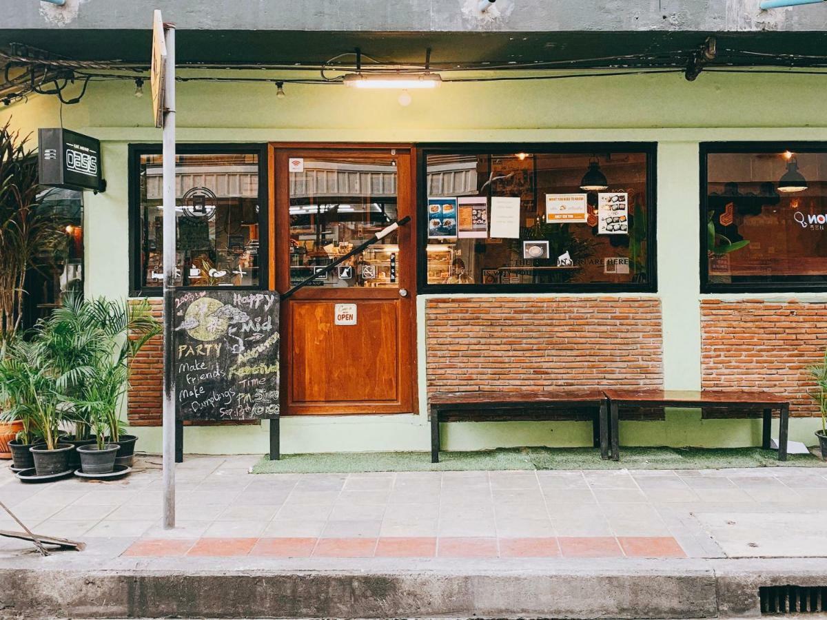 Hostel Oasis Cafe And Nap Bangkok Zewnętrze zdjęcie
