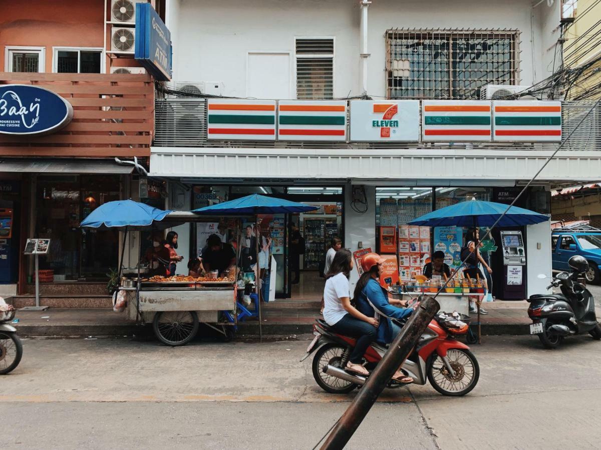 Hostel Oasis Cafe And Nap Bangkok Zewnętrze zdjęcie