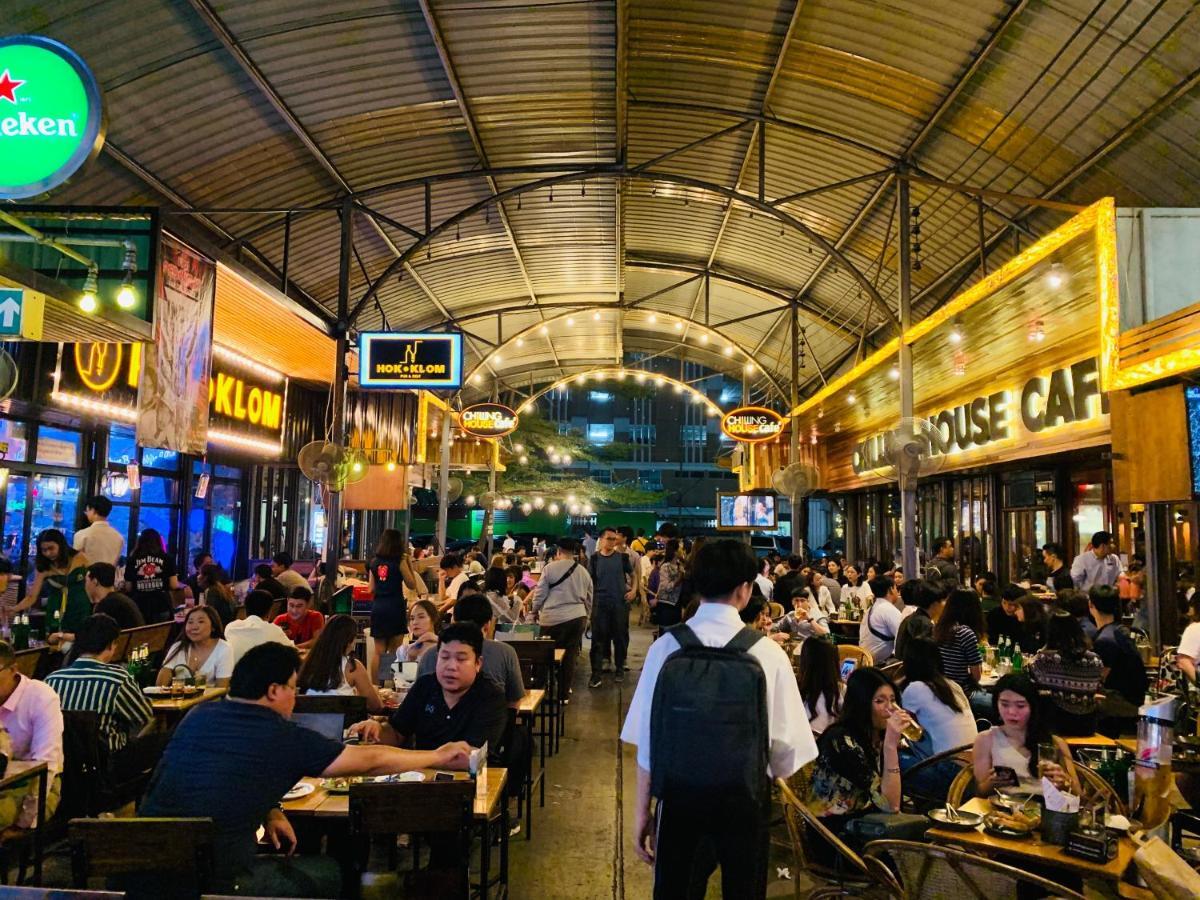 Hostel Oasis Cafe And Nap Bangkok Zewnętrze zdjęcie